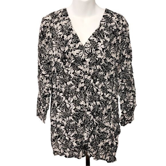2/$20 Brand new Joe Fresh black & white floral pattern top blouse - Picture 1 of 4